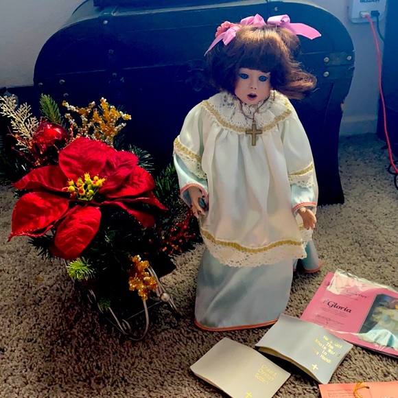 Treasury Collection singing sweetheart 14” Gloria doll - Picture 2 of 15